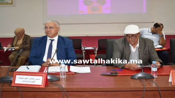 بالصور: مجلس اقليم تارودانت يؤجل المصادقة على برنامج تنمية الاقليم ويصادق بالإجماع على باقي نقط دورته الاستثنائية