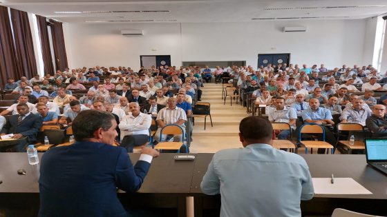المدير الإقليمي للأكاديمية الجهوية للتربية و التكوين بتارودانت يترأس اجتماع الدخول المدرسي 2023/2024 بالكلية المتعددة التخصصات بتارودانت