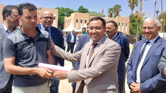 تارودانت: مجلس الإقليم يسلم مفاتيح 17 حافلة للنقل المدرسي وتجهيزات ل26 دارا للطالب والطالبة للجماعات المتضررة من زلزال ثامن شتنبر