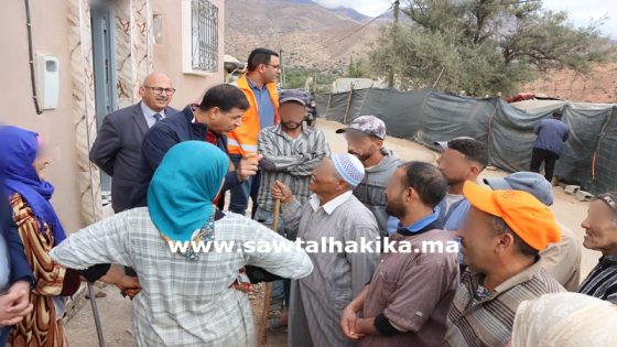 تارودانت: عامل الاقليم مبروك تابت يقوم بزيارة المناطق المتضررة من الزلزال ويتفقد تقدم إعادة الاعمار ويعقد لقاء تواصليا مع الساكنة